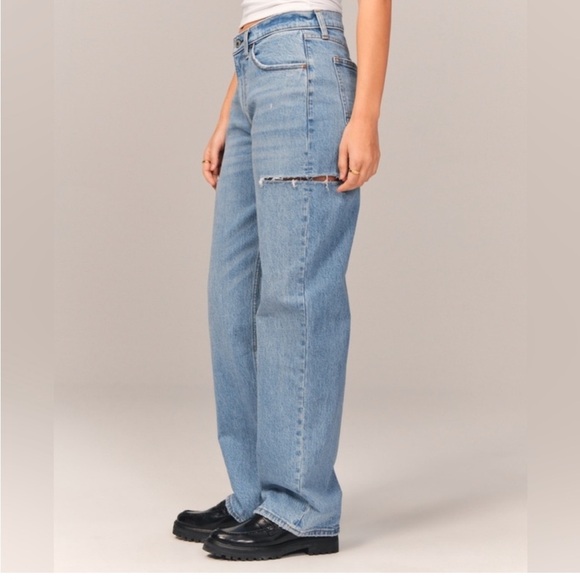 Abercrombie & Fitch Curve Love Baggy Mid Rise Jean - Picture 3 of 8